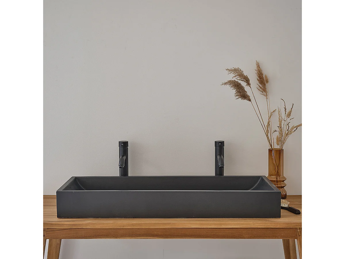 Lavabo in cemento nero