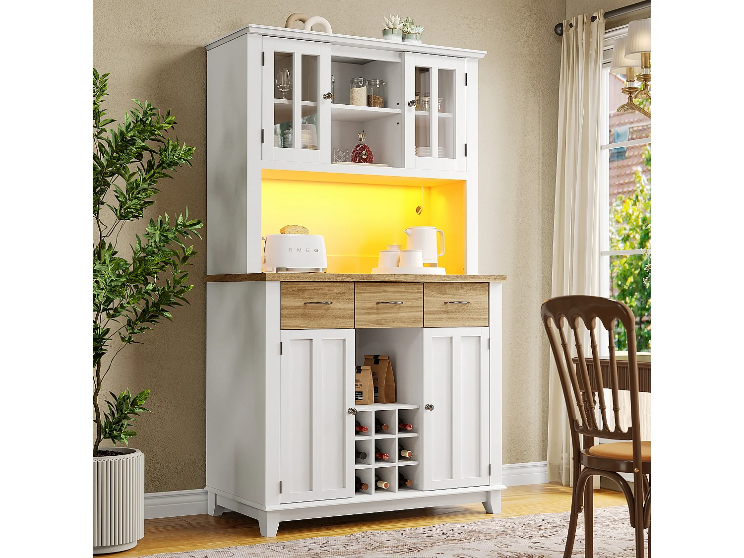 Credenza alta con 4 ante, 3 cassetti e portabottiglie da 9 bottiglie - 106 x 40 x 179,5 cm - LED - Legno MDF - per cucina - Bianco + naturale