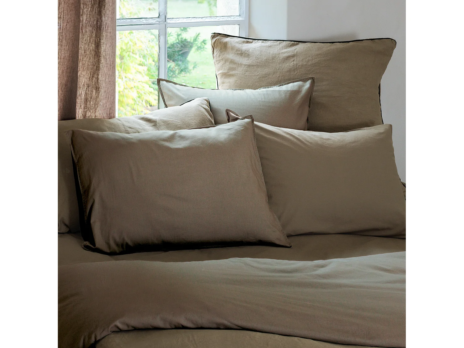 Parure de lit 200x200 cm et 65x65 cm coton lavé PALACE marron tabac 3 pièces