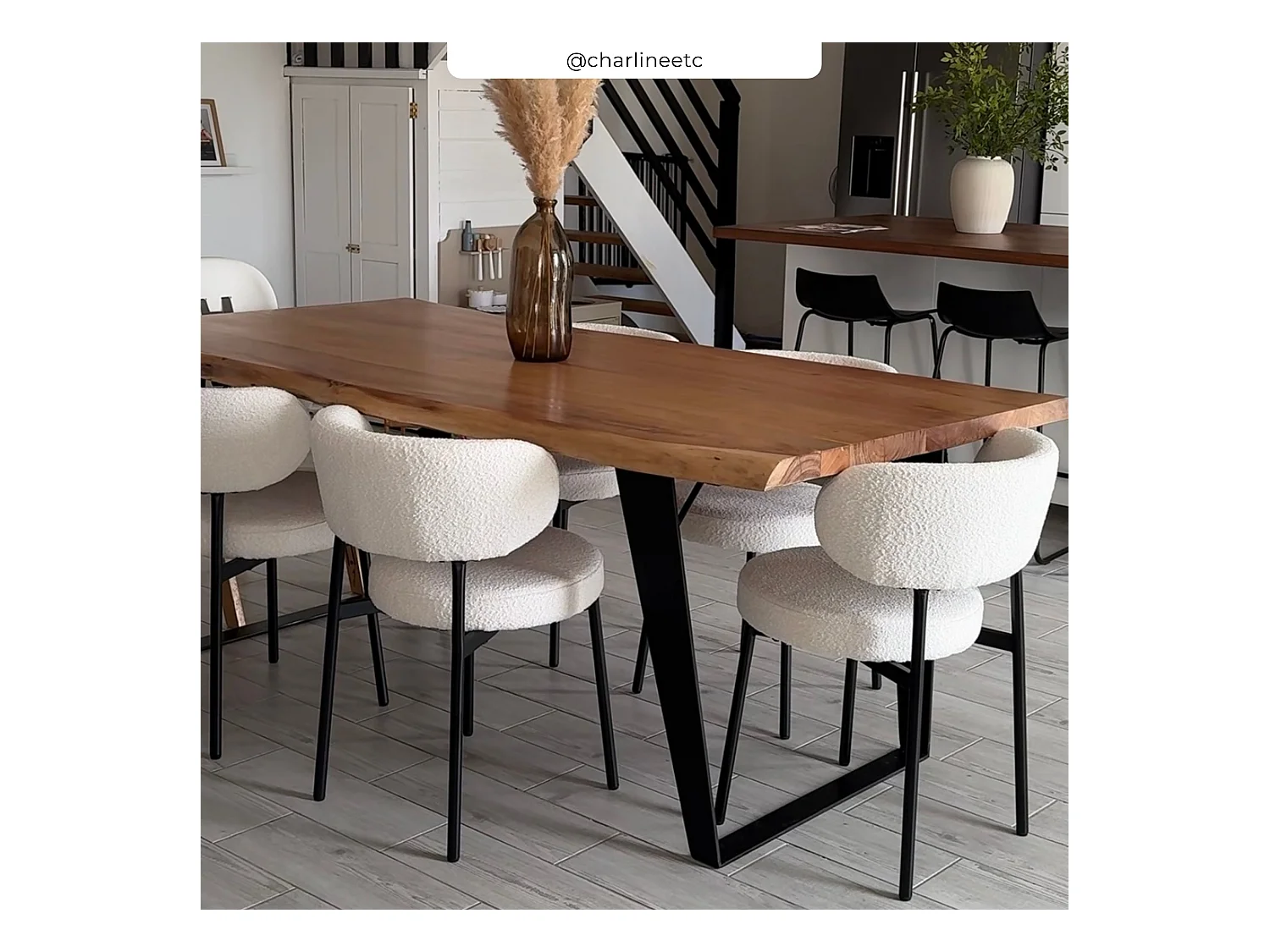 Lot de 2 chaises en tissu bouclé blanc cassé et pieds noirs - Maëlie