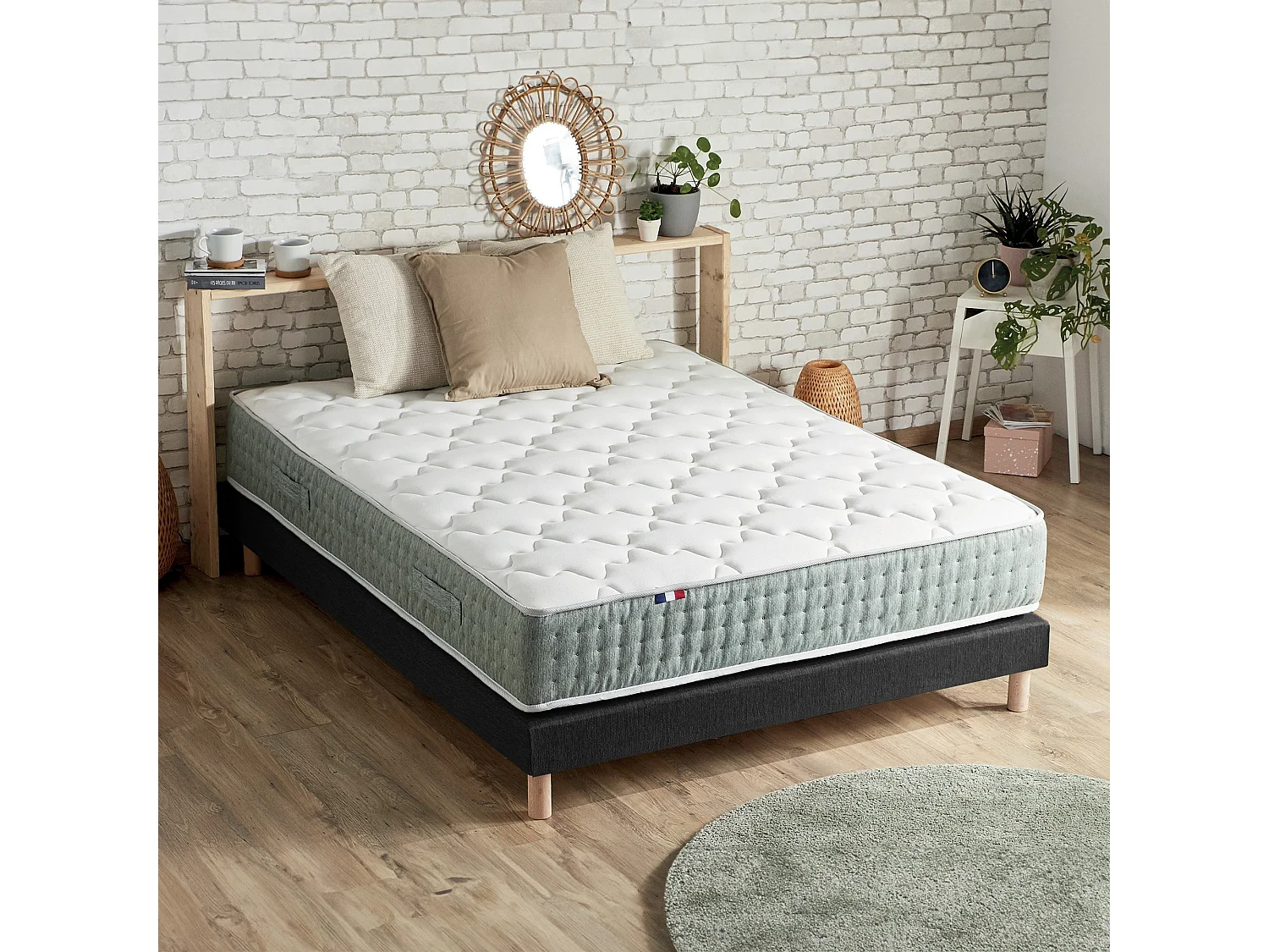 Ensemble matelas Ressort 7 zones HYGGE + Sommier + couette + oreillers Fabriqué en France Dimensions - 140 x 190 cm, Sommier - Noir
