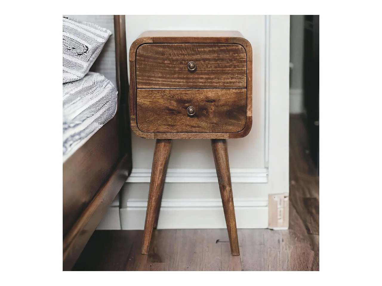 Artisan Furniture Letto Mini in Legno Massello Grigio Lavato con Design Curvo, Comodino da Camera