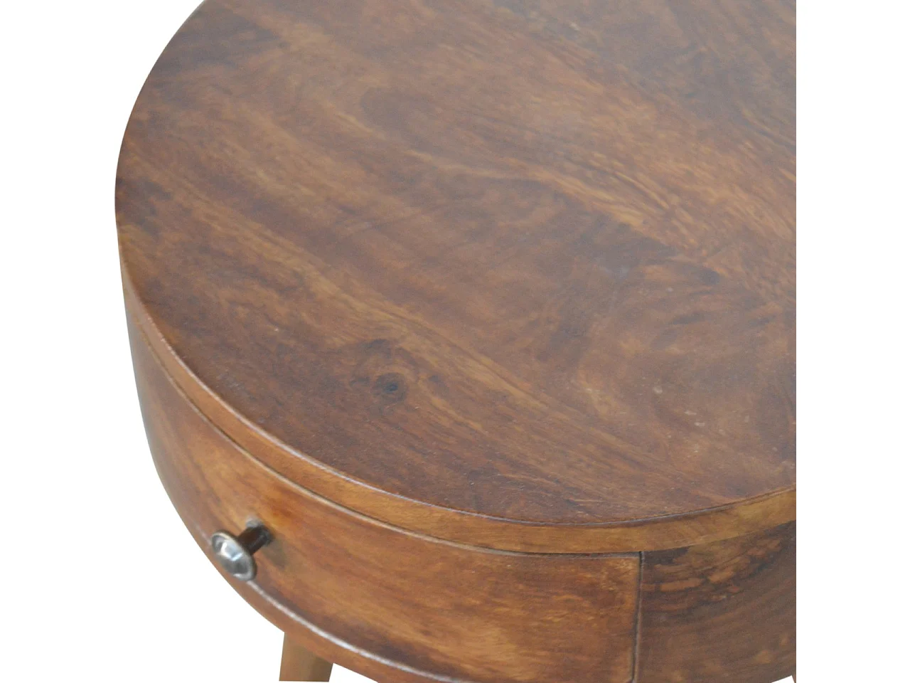 Table de chevet circulaire nordique en châtaignier.