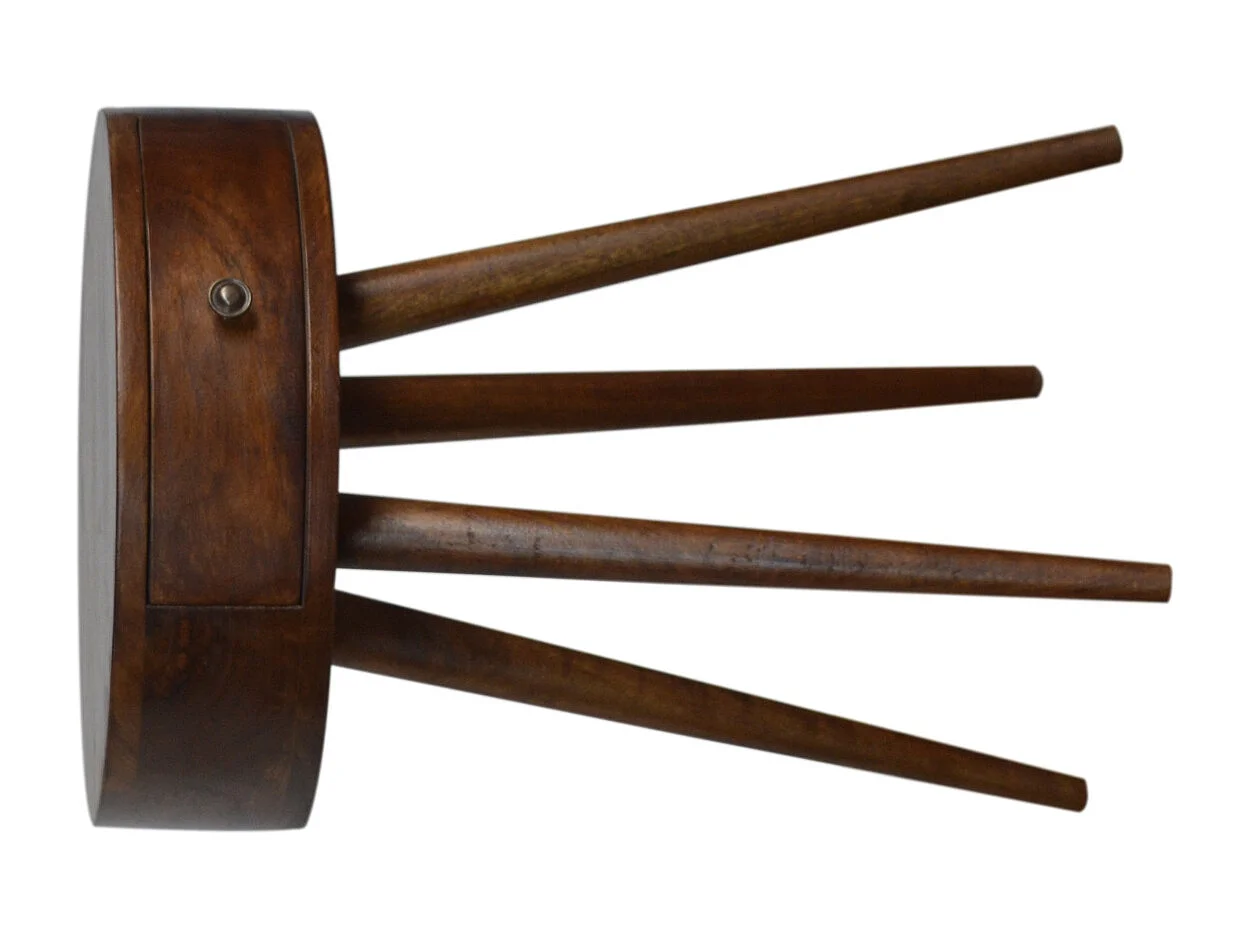 Table de chevet circulaire nordique en châtaignier.