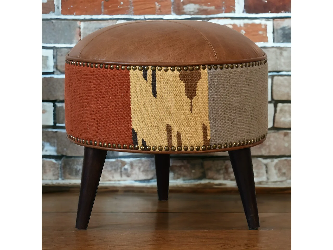 Pouf mixte en Durrie et cuir.