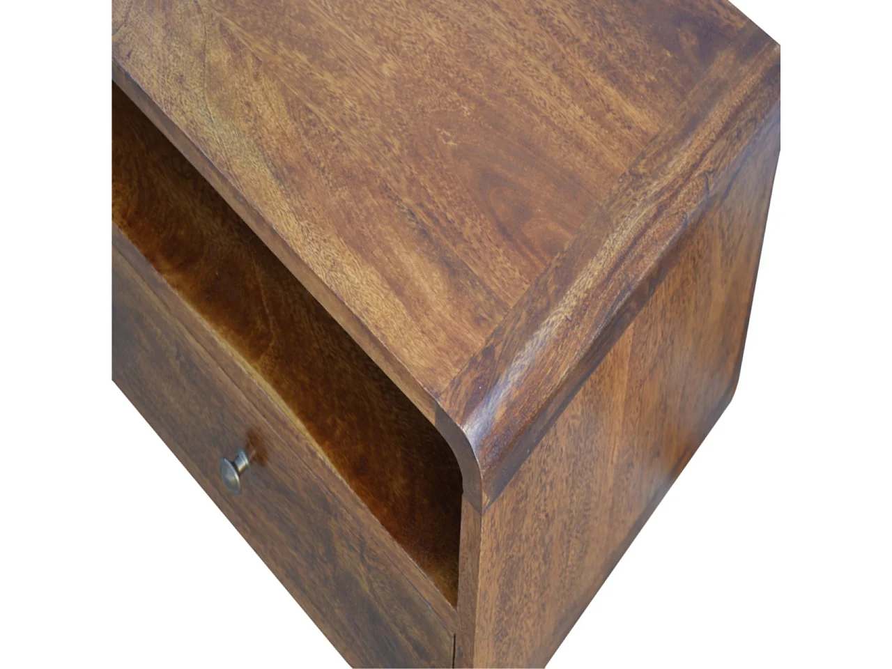 Unité multimédia en châtaignier courbée.