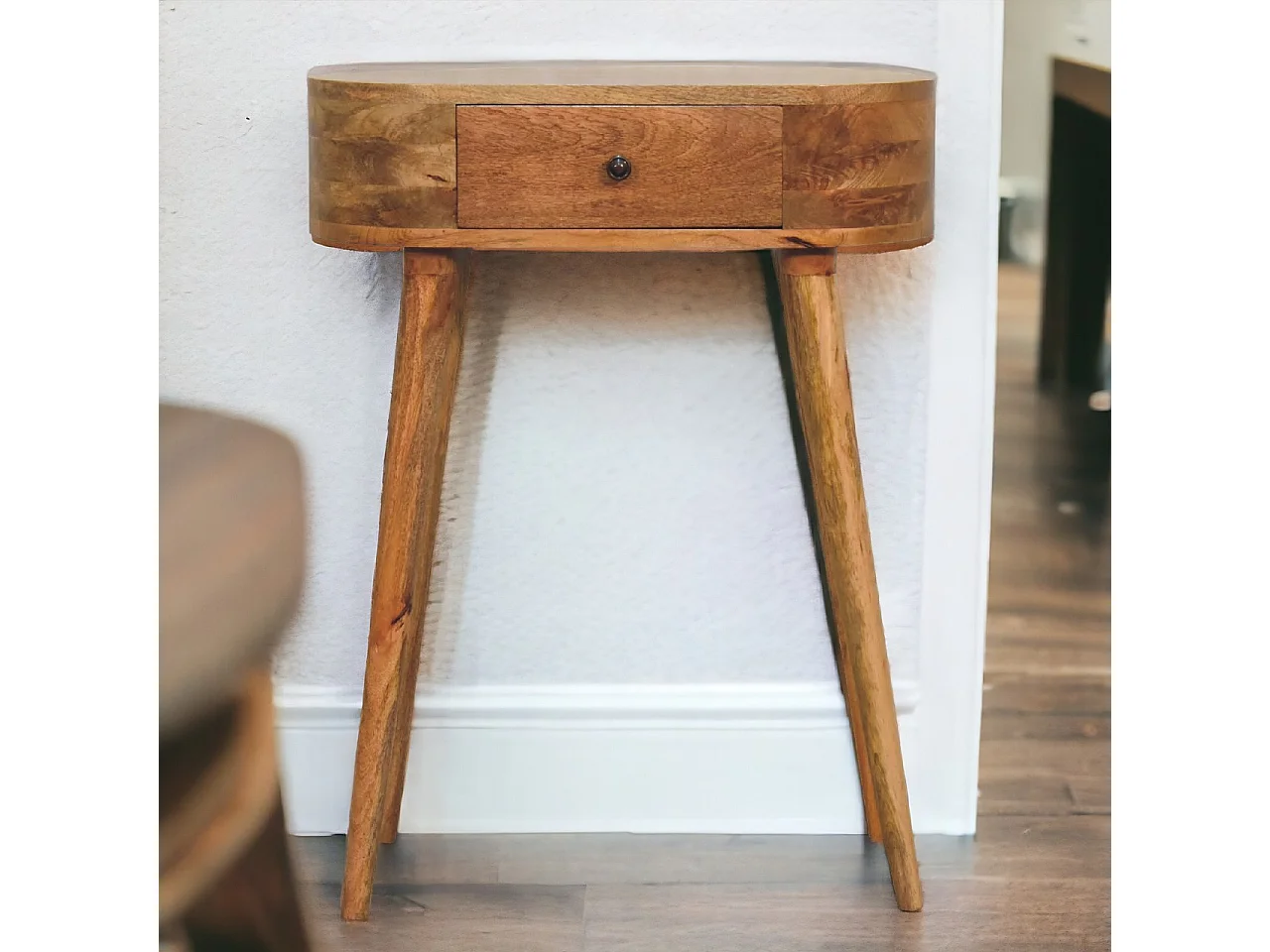 Mini Albion Konsolentisch von Artisan Furniture aus Massivholz mit heller Eichenoberfläche, 1 Schublade, beige Farbe.