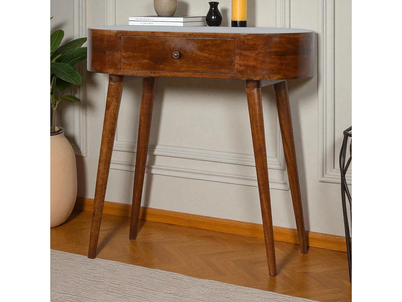 Artisan Furniture Albion Konsolentisch aus Massivholz mit Kastanien-Finish, 1 Schublade, braune Farbe.