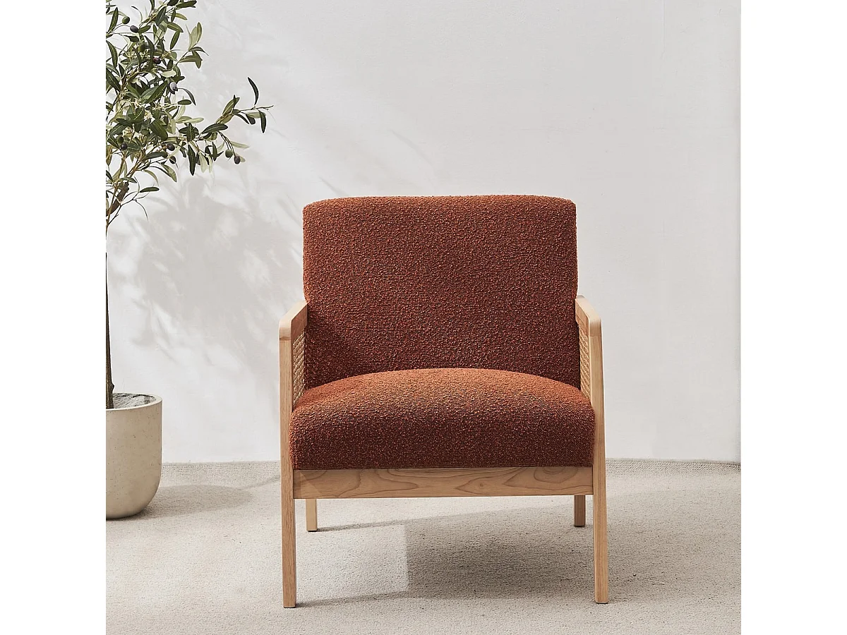 Fauteuil en cannage et tissu bouclé rouille - Mani