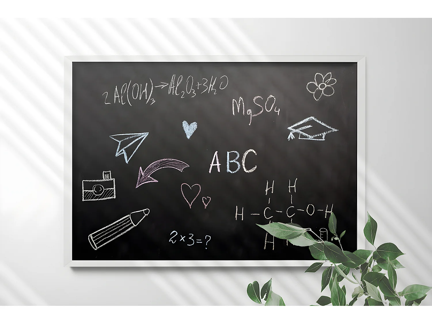 Krijtbord 70x50 cm kleur wit frame, gratis gekleurd krijt VERTICAAL NIVEAU, krijtbord voor thuis, esthetische organisatie van notities op kantoor