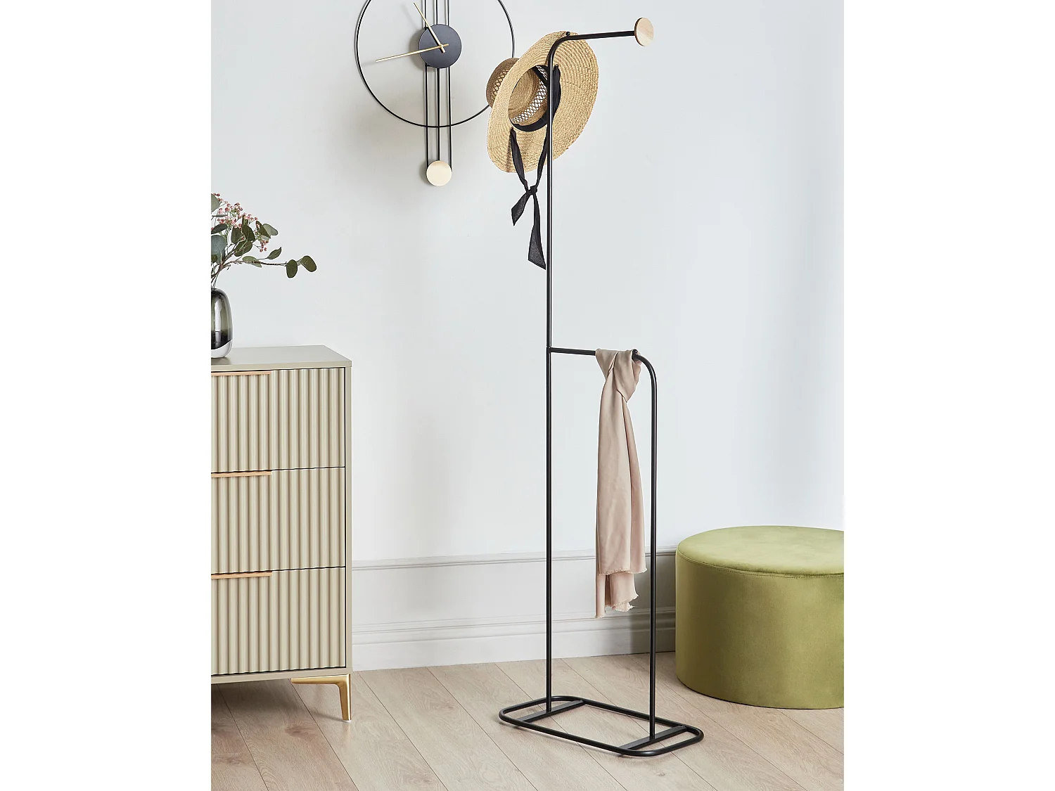 Wieszak na ubrania EUREKA Czarny