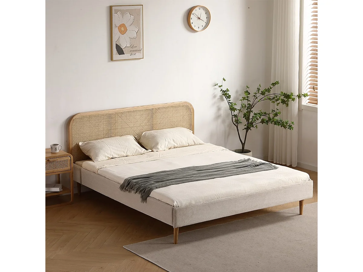 Lit adulte 180x200 cm en velours côtelé beige avec tête de lit en cannage - Dalia