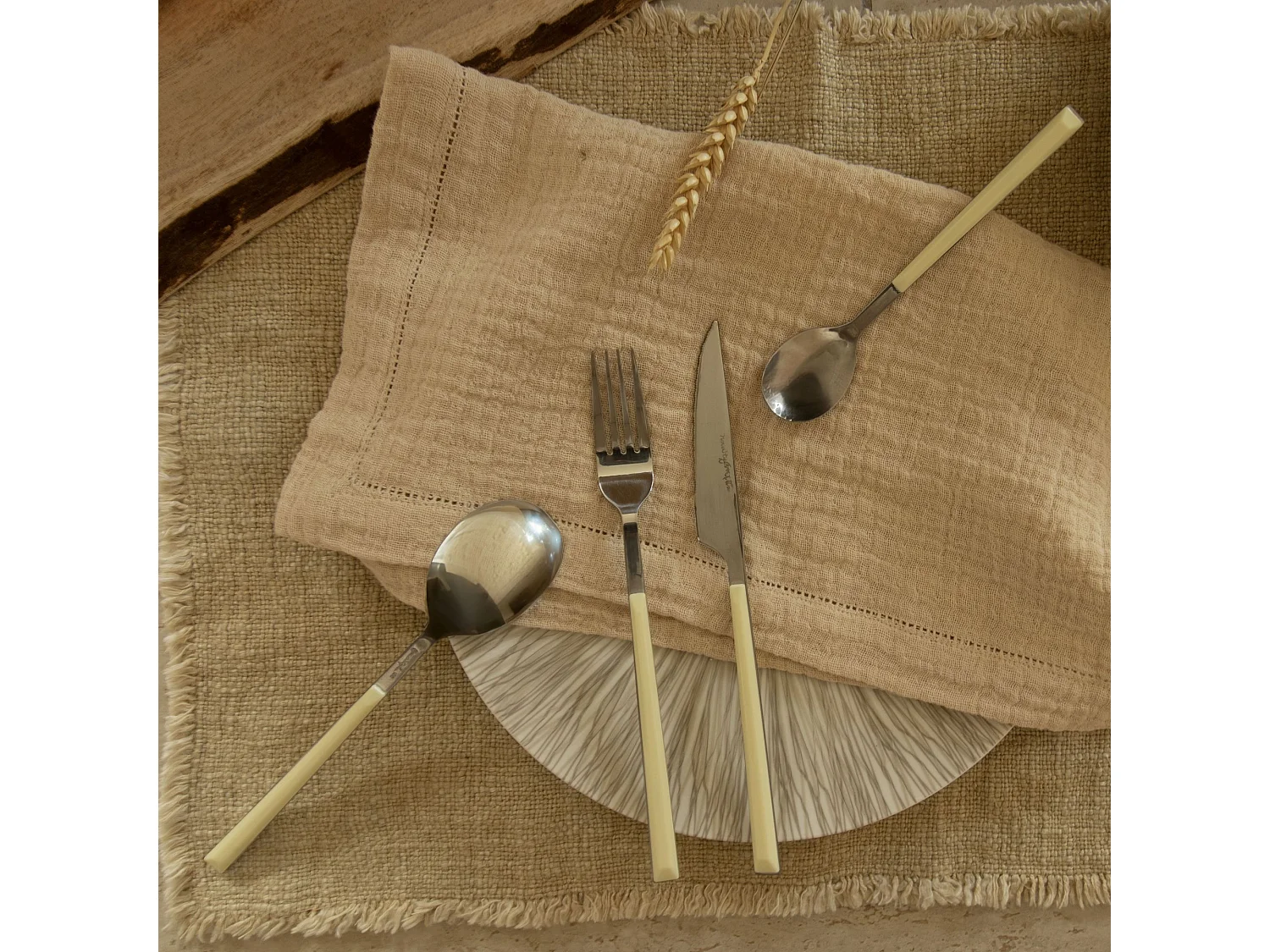 Novastyl - Menagere Colorama 24 Pieces En Acier Inoxydable Creme