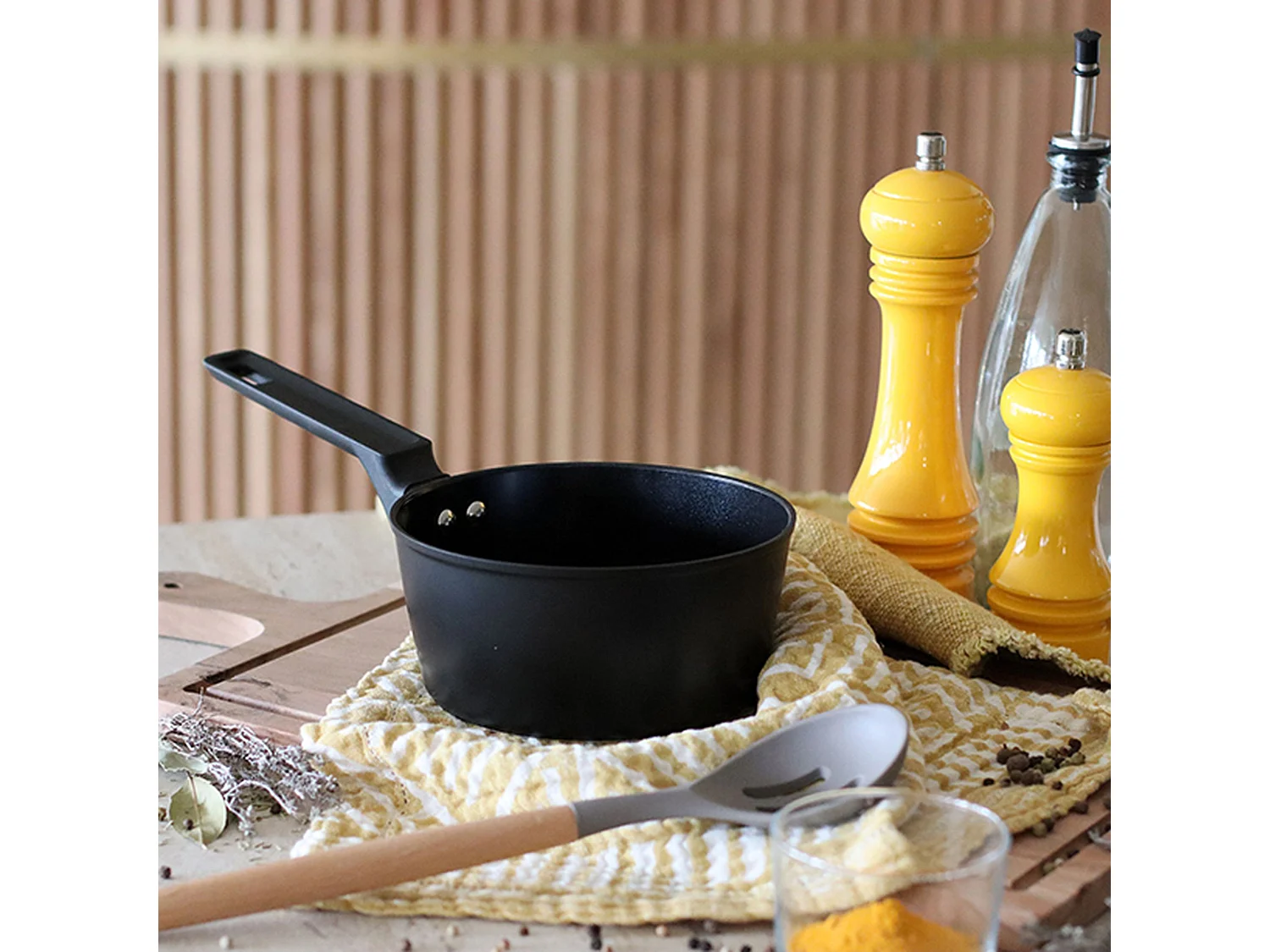 Menastyl - Casserole First 16cm En Aluminium Noir Induction