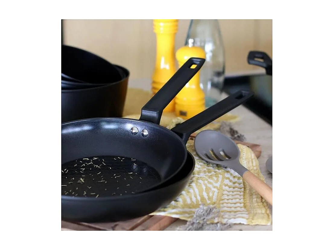 Menastyl - Lot 2 Poeles 24 Et 28cm En Aluminium Noir Induction