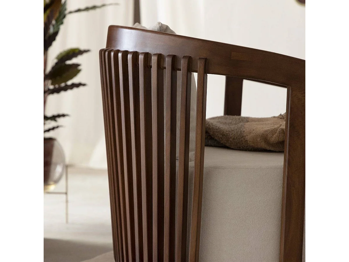 Fauteuil en manguier et en velours Térence