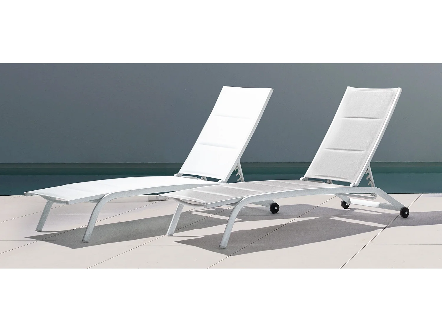 Chaise longue en aluminium blanc et gris Chloé - Lot de 4