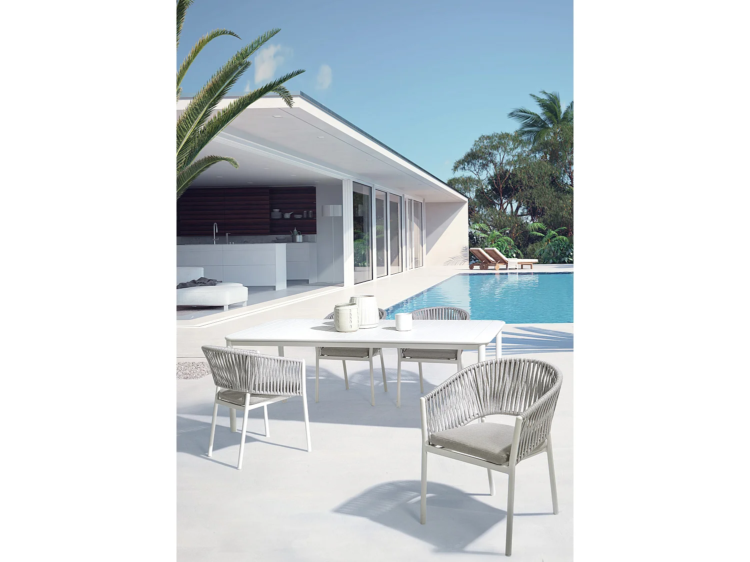 Chaise de jardin avec accoudoir aluminium blanc et tressage de cordes gris taupe Flora