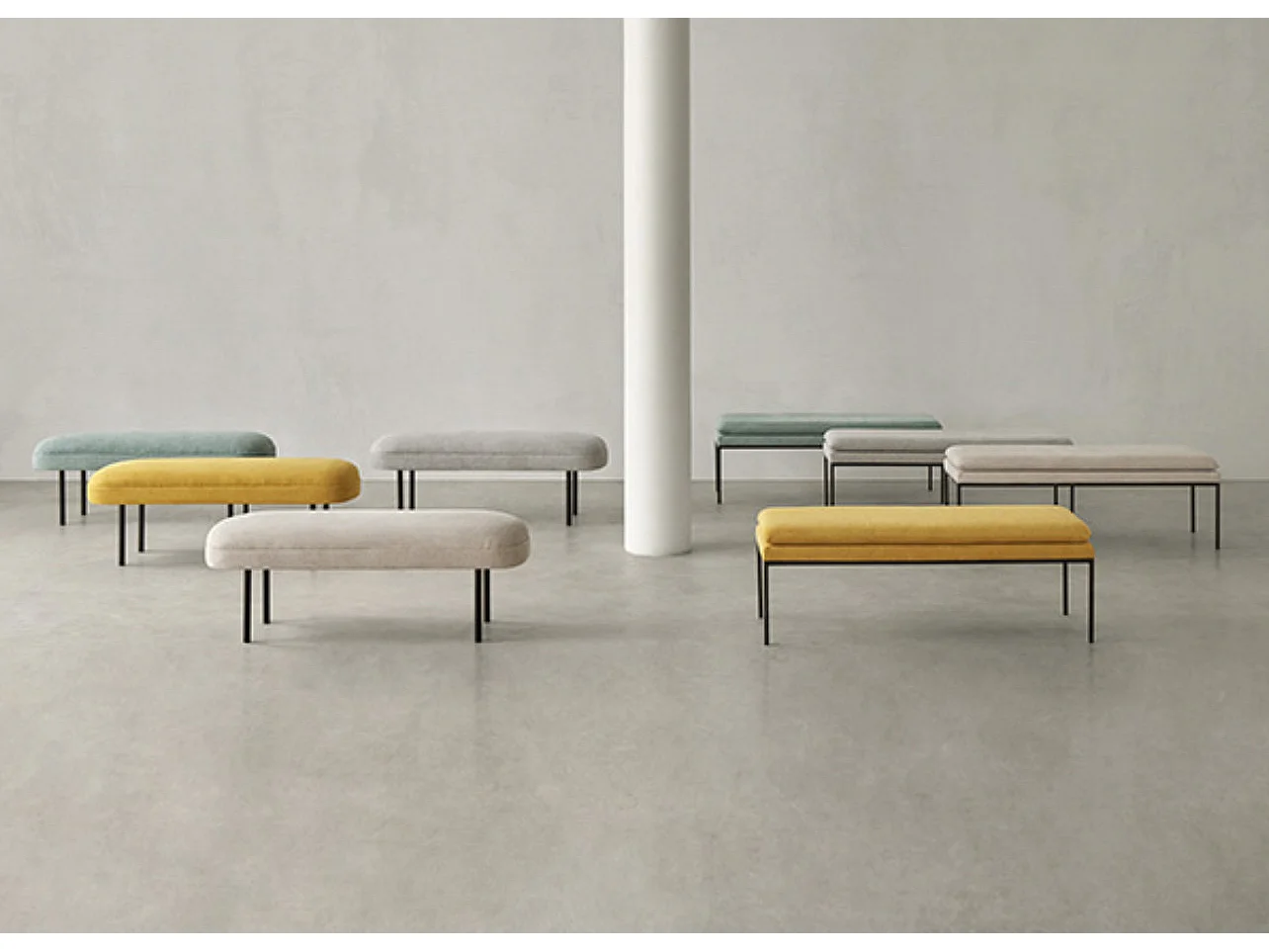 Banc design en tissu et pieds en métal noir Madrida-Couleur Gris