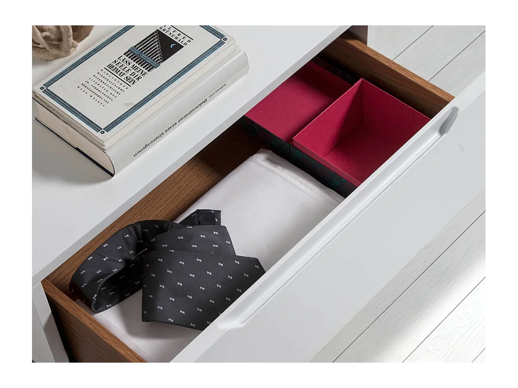 Design bijzettafel met 1 gelakte lade en chroomstalen poten Romus-Kleur Eierschaal