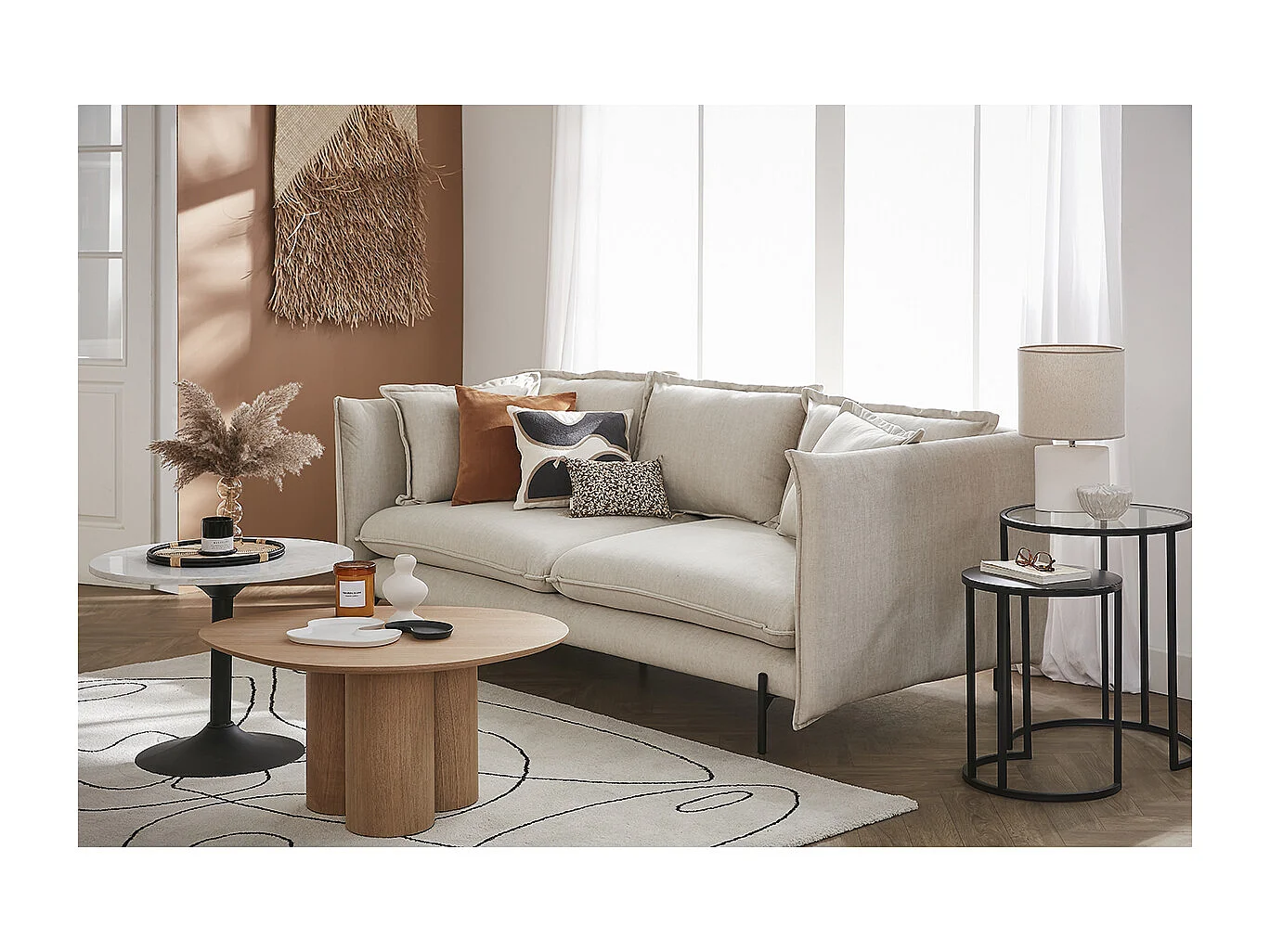 Ausziehbare Beistelltische aus gehärtetem Glas und schwarzem Metall TAHL