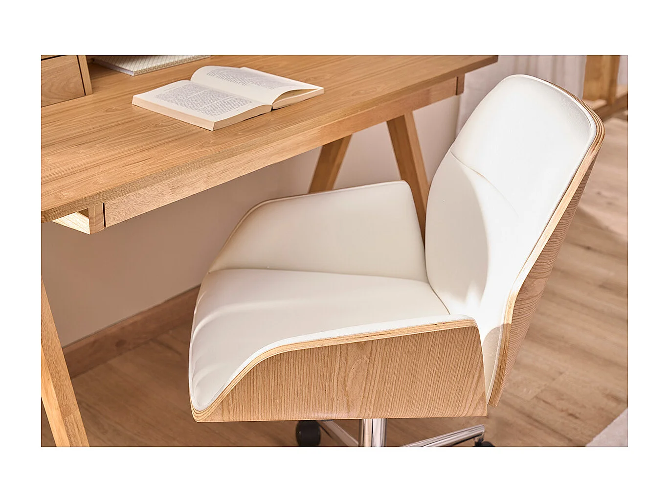 Bürostuhl drehbar weiß mit hellem Holz MARLOW