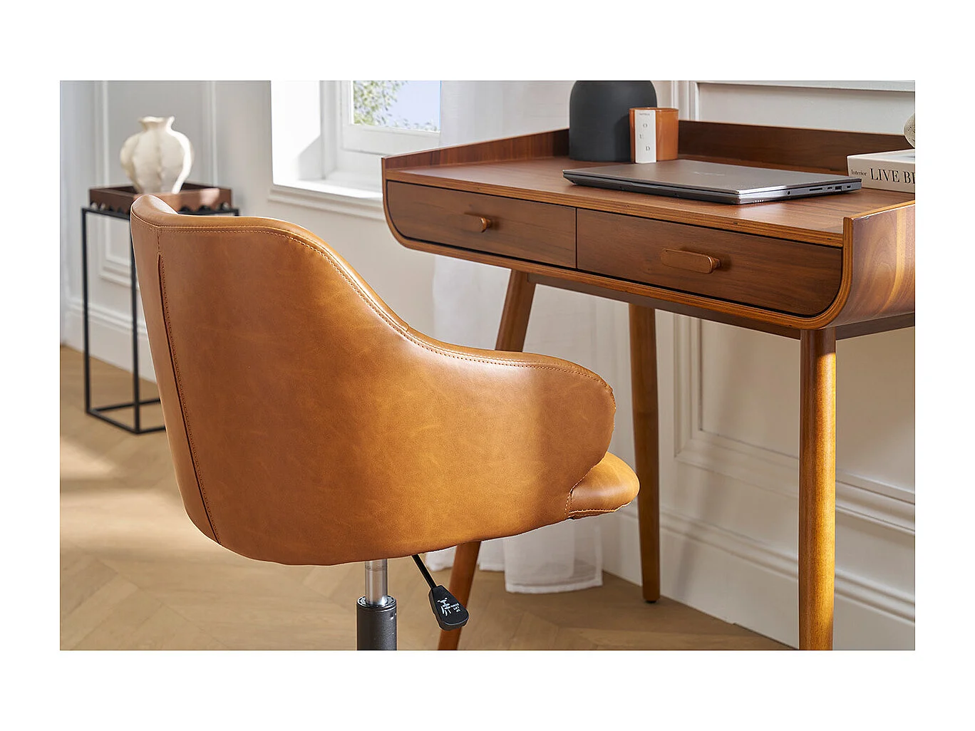 Chaise de bureau à roulettes vintage marron et métal noir HEMMY