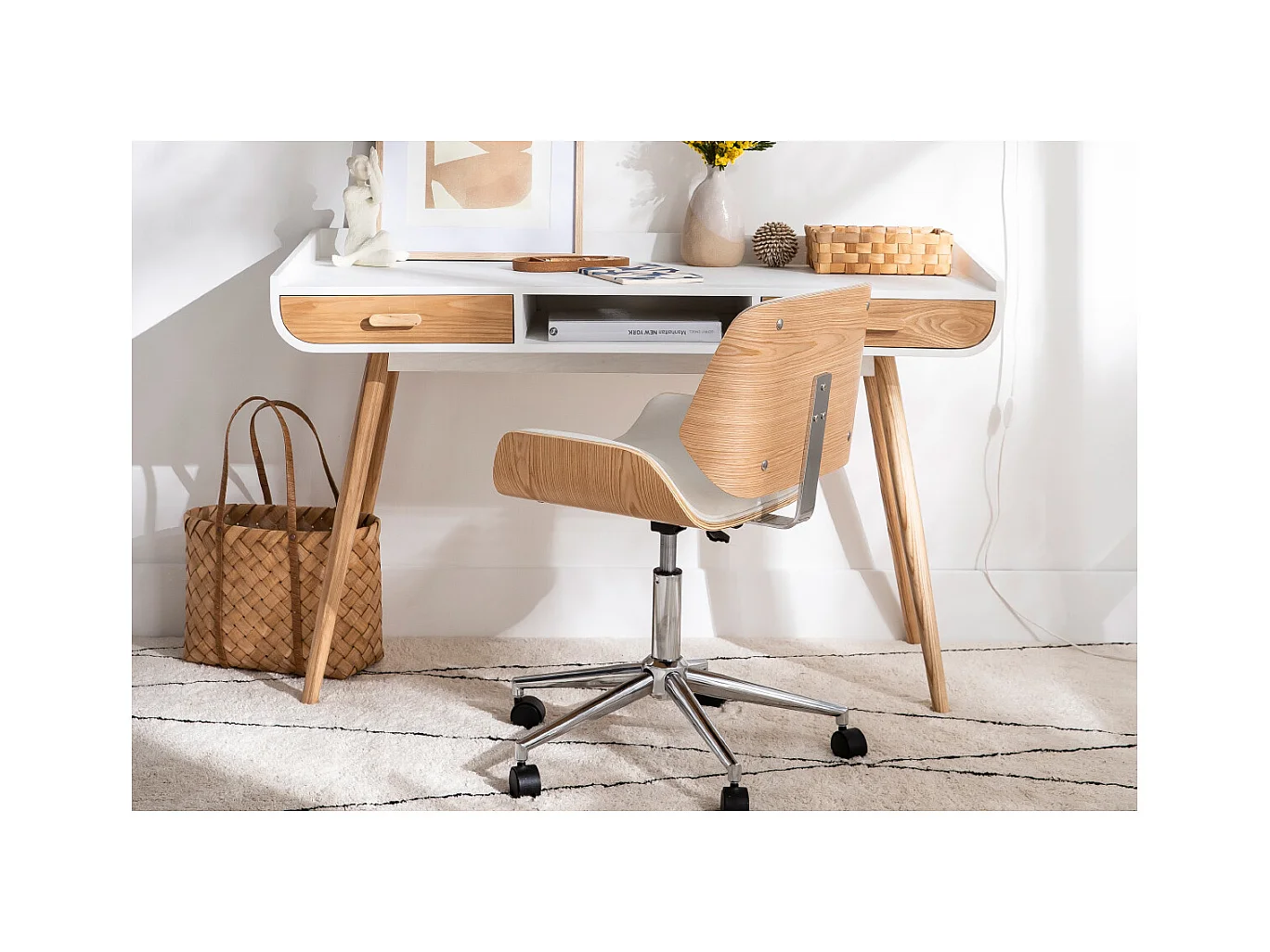 Bürostuhl schwarz mit dunklem Holz RUBBENS