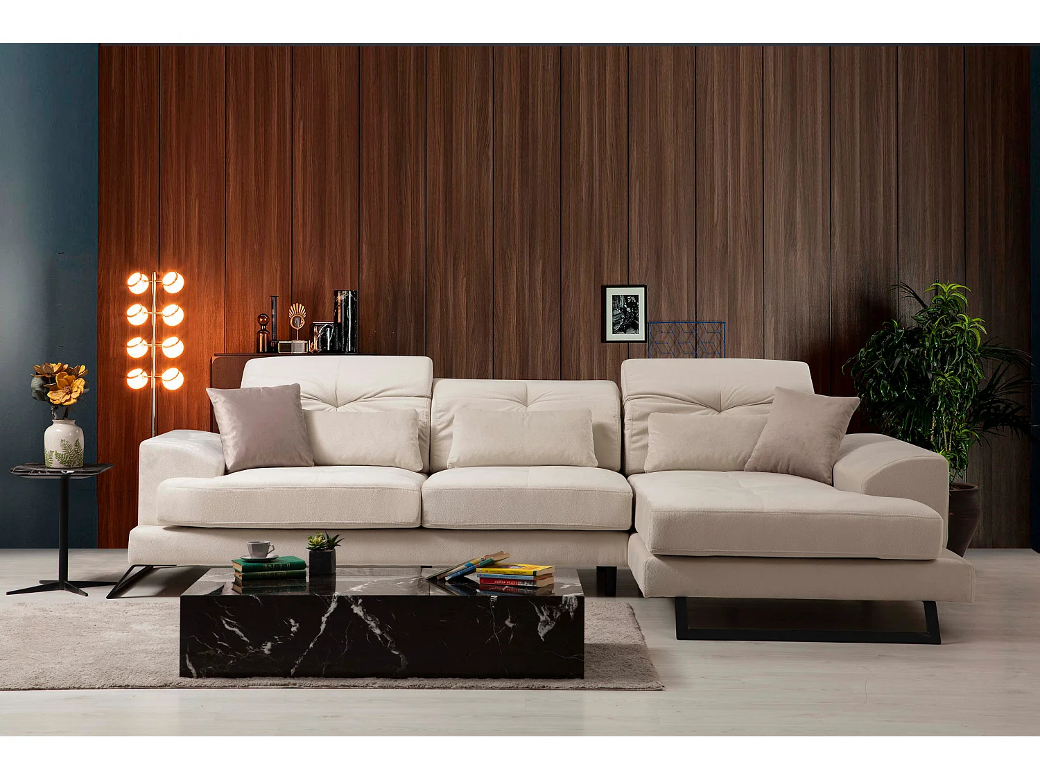 Canapé d'angle droit velours beige clair avec têtières relevables et pieds metal noir Briko 308cm