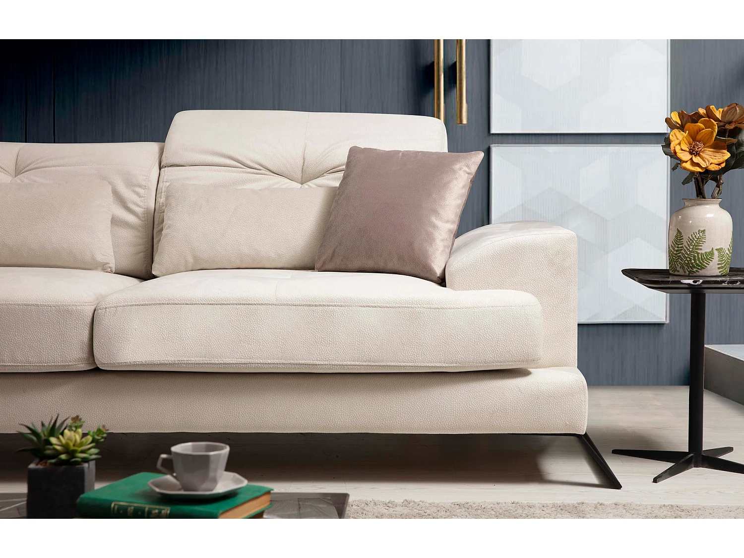 Canapé d'angle droit velours beige clair avec têtières relevables et pieds metal noir Briko 308cm