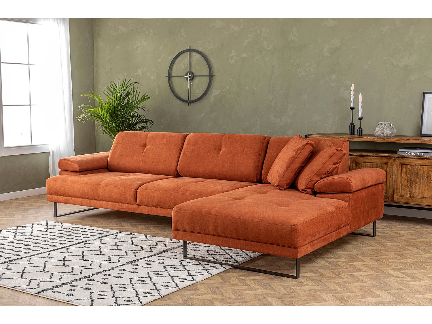 Canapé d'angle droit tissu orange et métal noir Kustone 314cm