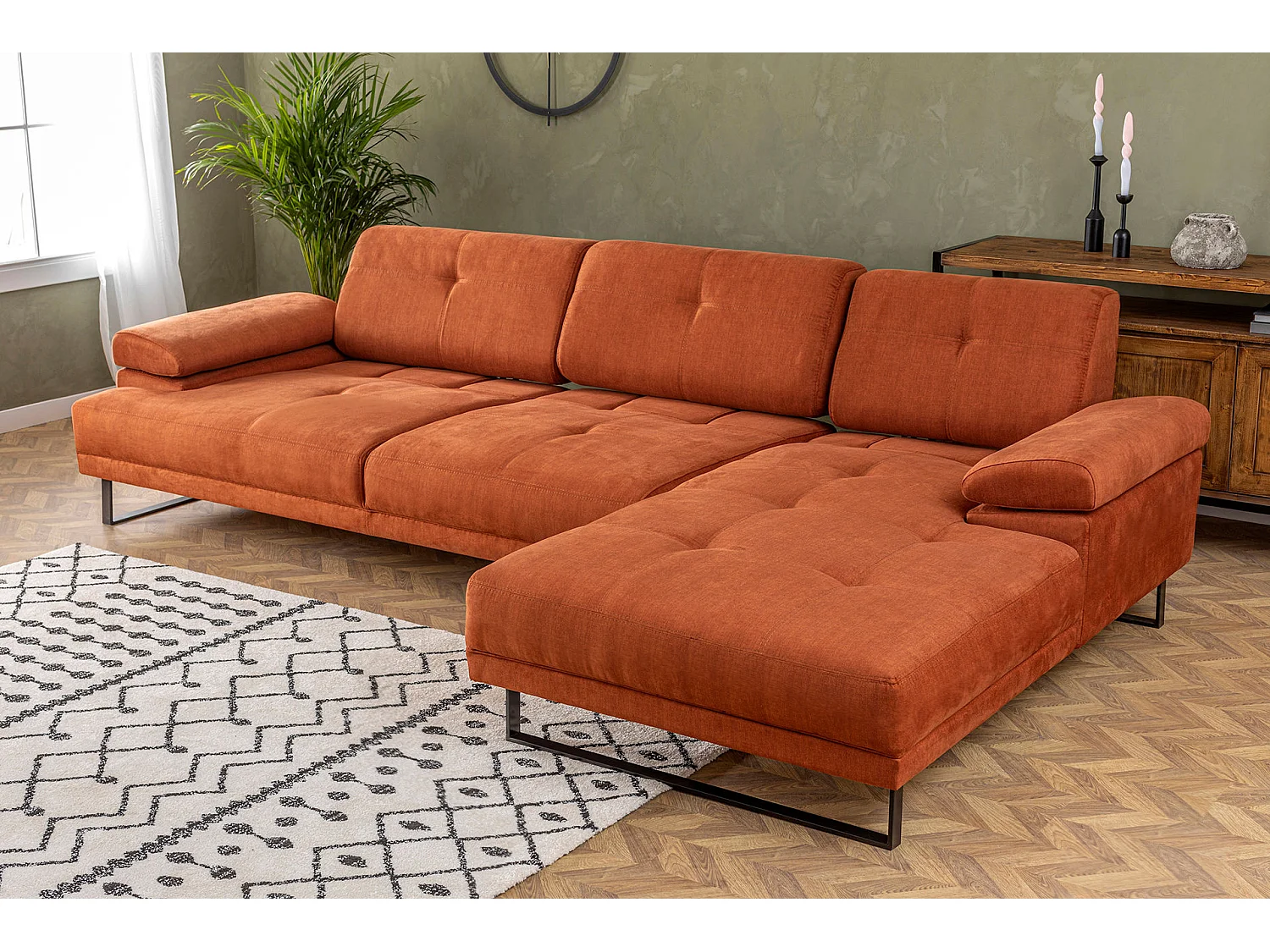 Canapé d'angle droit tissu orange et métal noir Kustone 314cm