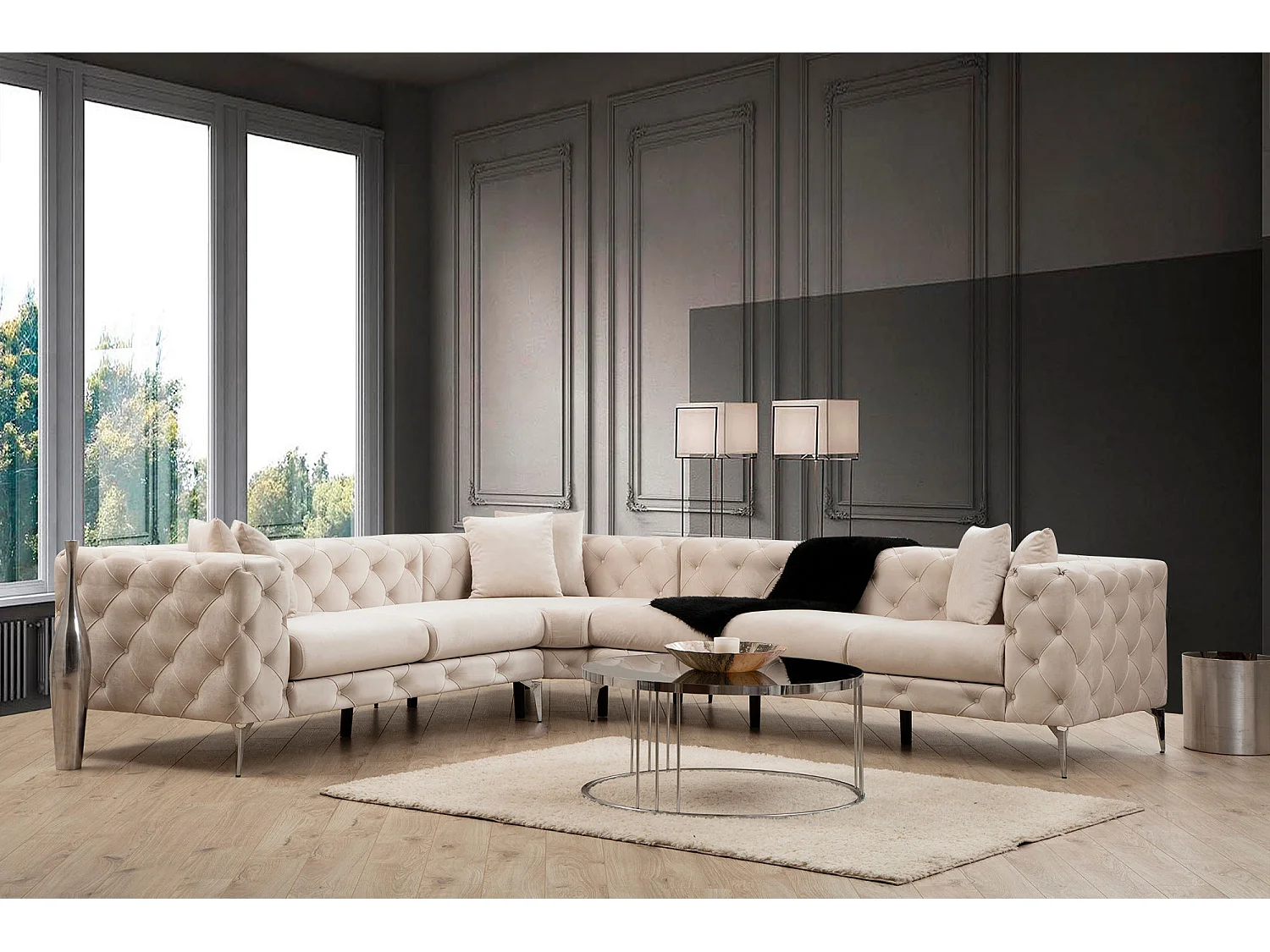 Canapé d'angle droit capitonné velours beige clair et pieds chromés Herakles 270cm