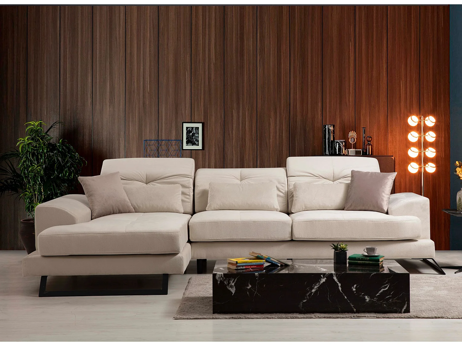 Canapé d'angle gauche velours beige clair têtières relevables pieds metal noir Briko 308cm