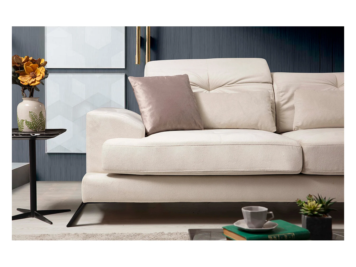 Canapé d'angle gauche velours beige clair têtières relevables pieds metal noir Briko 308cm