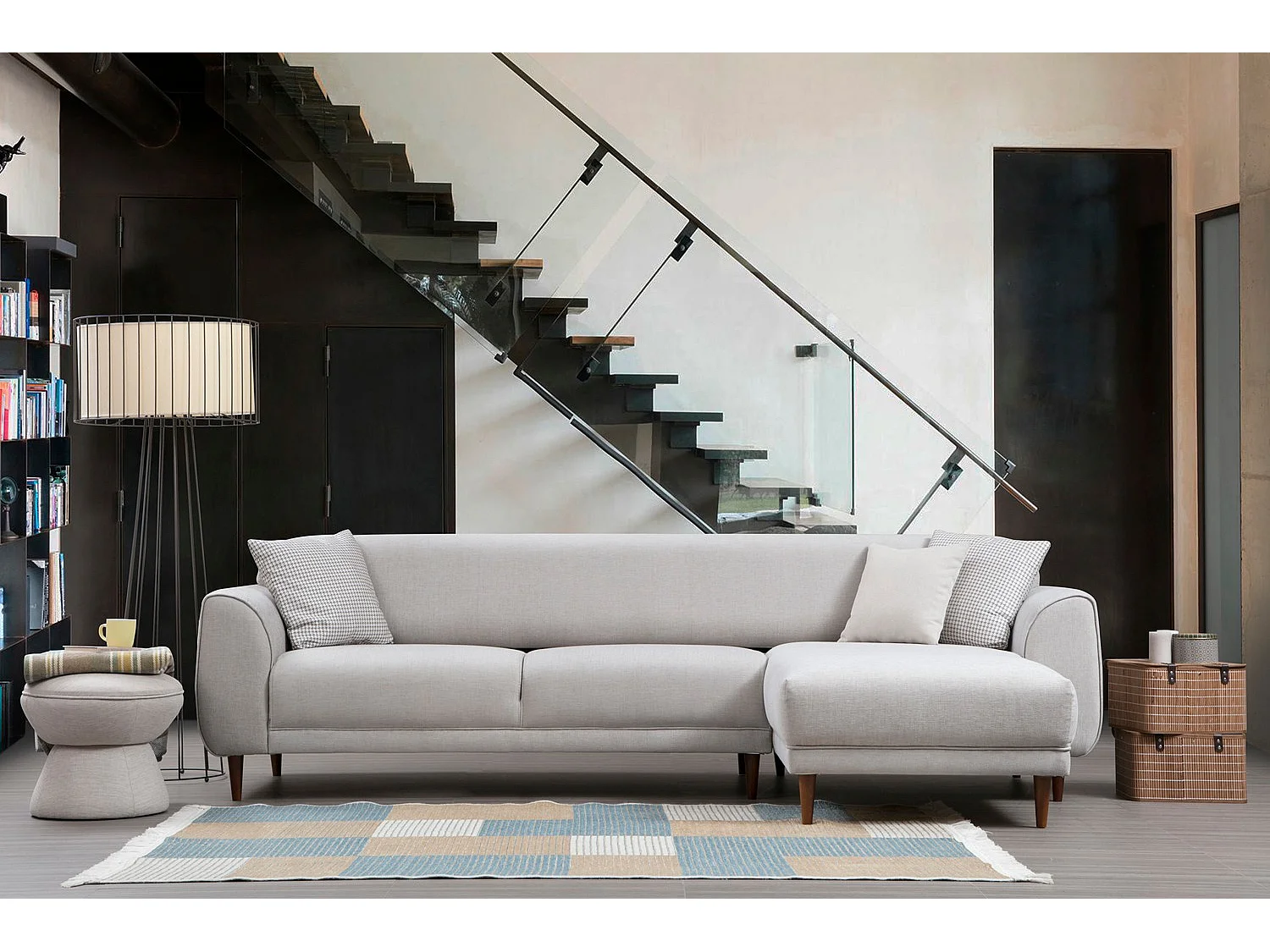 Canapé d'angle droit design velours beige et pieds acier noir Liza