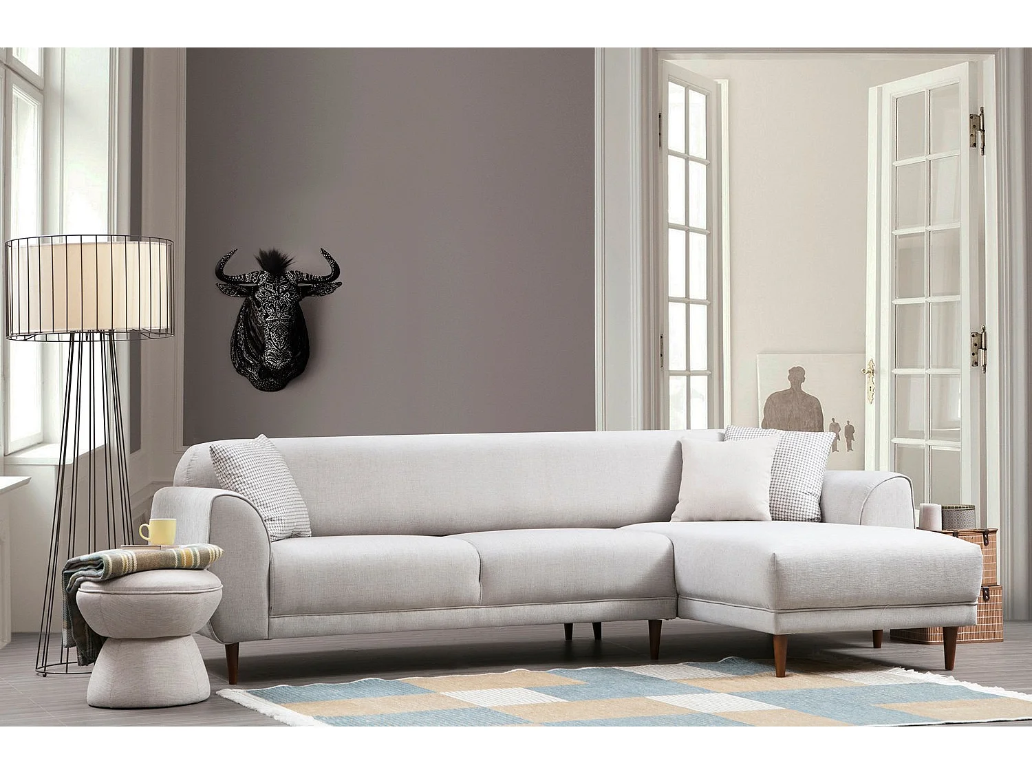 Canapé d'angle droit design velours beige et pieds acier noir Liza