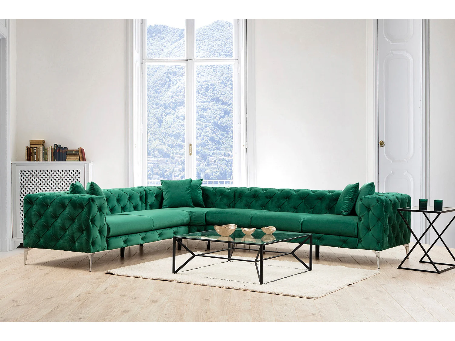 Rechter hoekbank bekleed met groen fluweel en chromen poten Herakles 270 cm