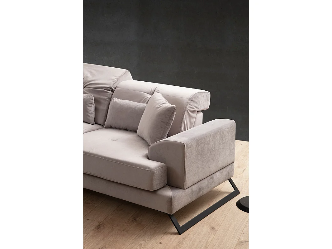 Canapé d'angle gauche velours gris avec têtières relevables et pieds metal noir Briko 308cm