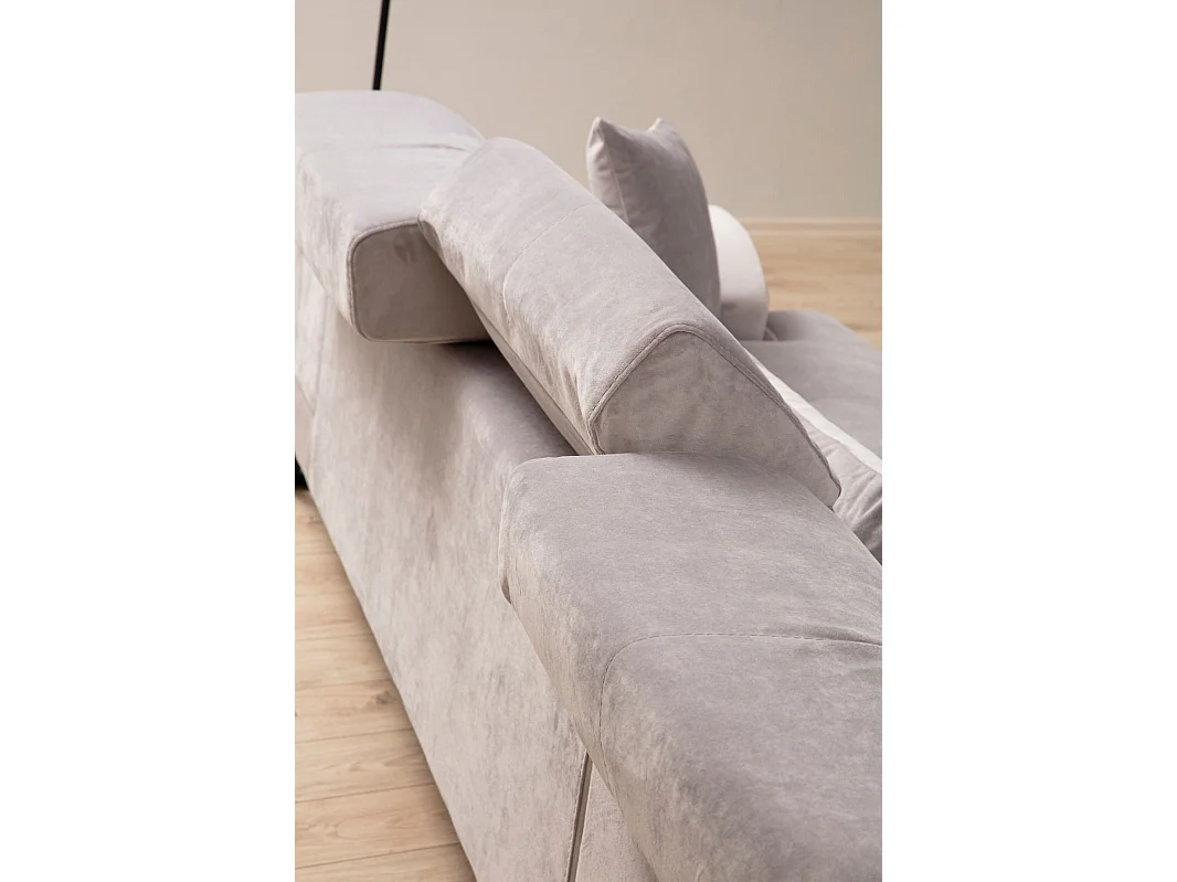 Canapé d'angle gauche velours gris avec têtières relevables et pieds metal noir Briko 308cm