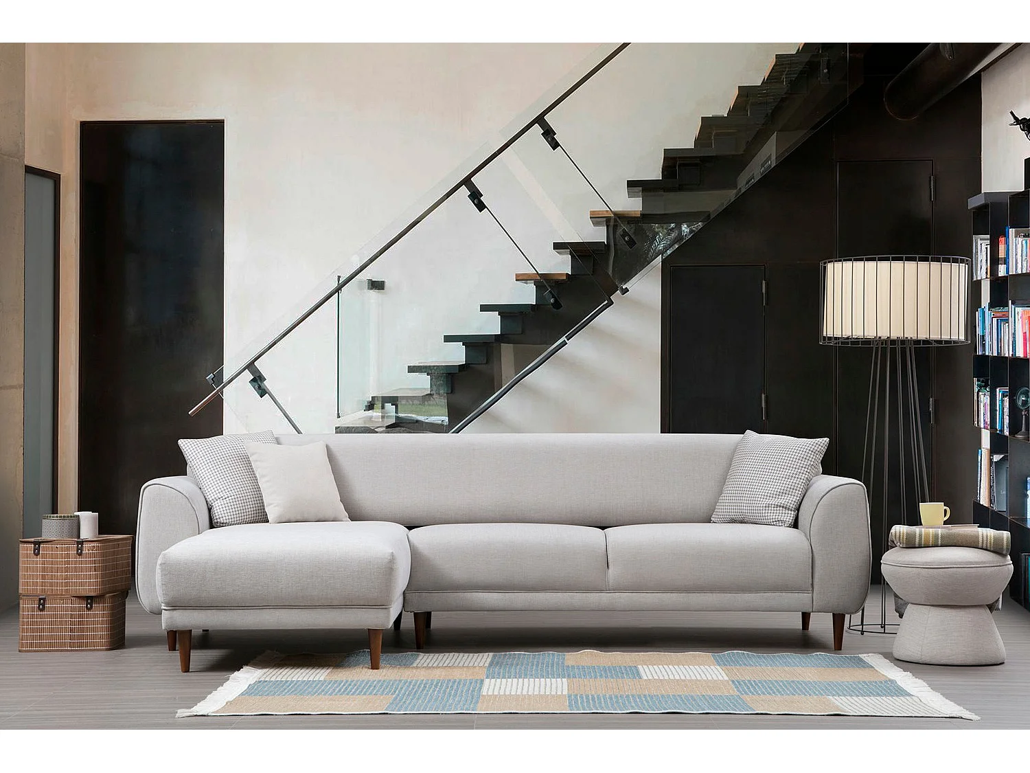 Canapé d'angle gauche design velours beige et pieds acier noir Liza