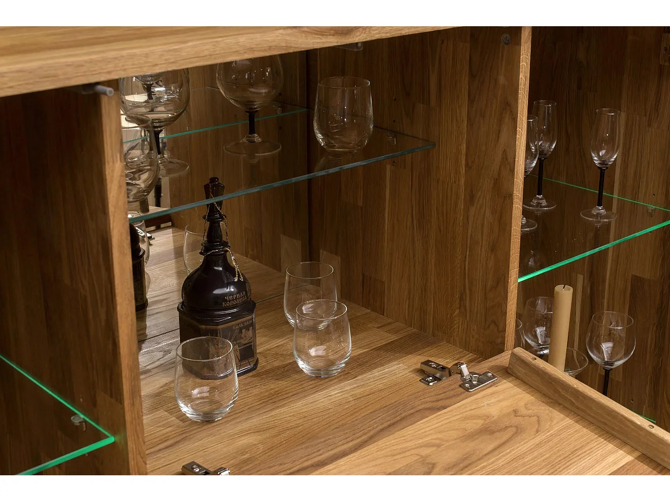 Vitrine en chêne massif Eliza 160cm