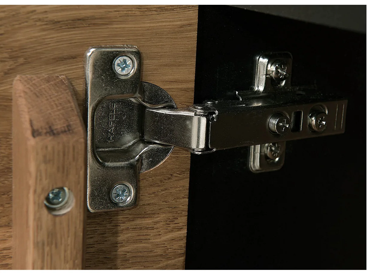 Vitrine 3 portes en bois de chêne miel et acier noir Mazora 107cm