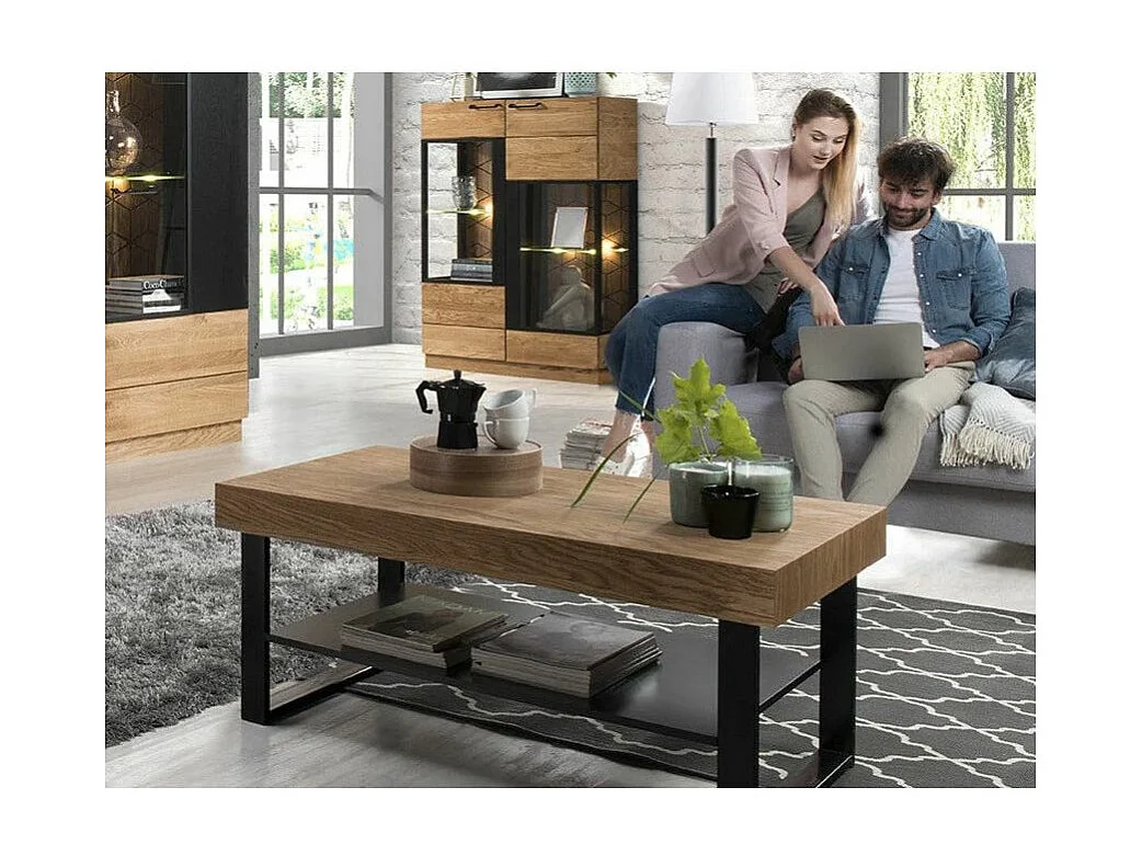 Table basse en bois de chêne miel et acier noir Mazora 110cm