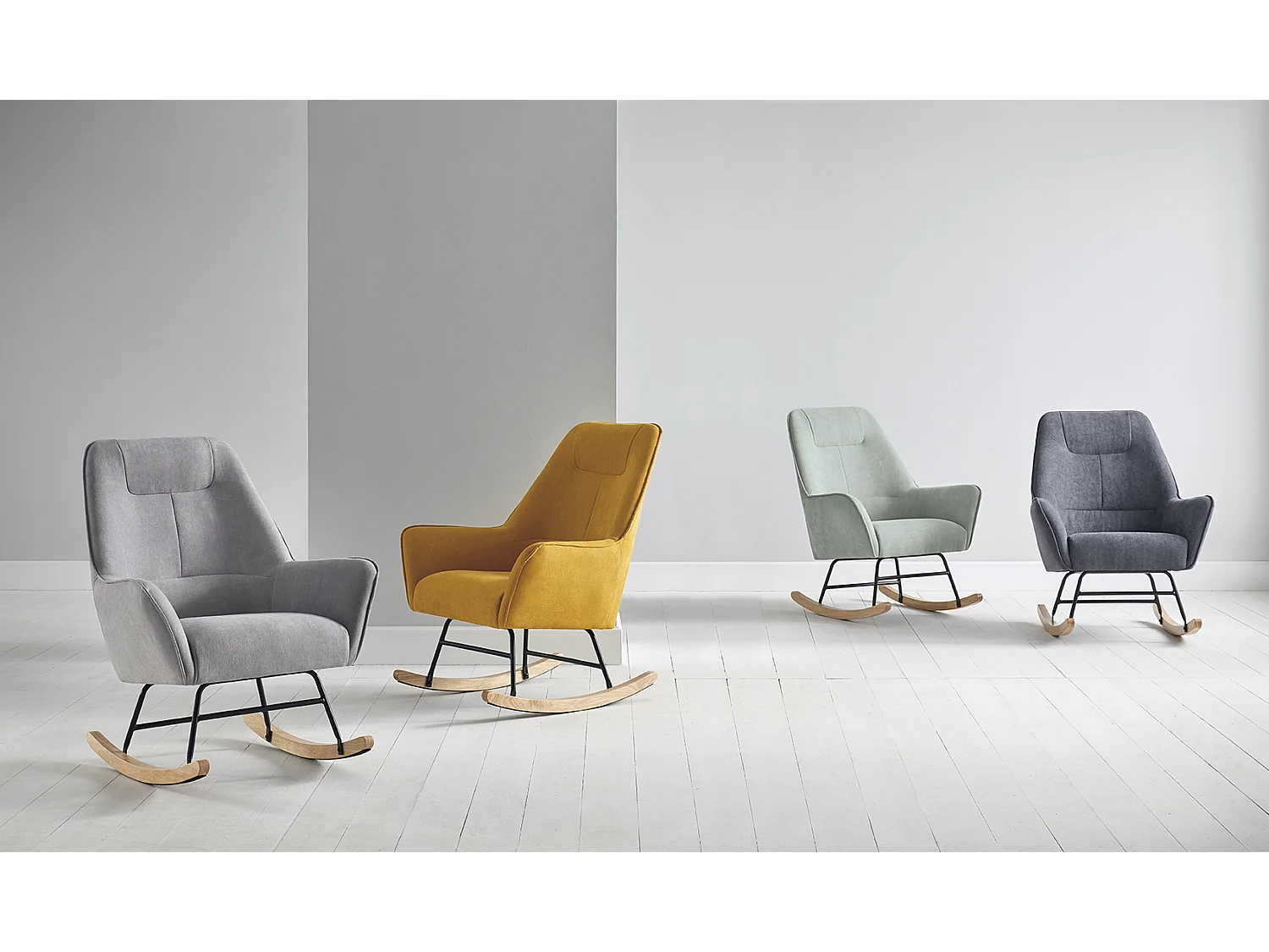 Fauteuil à bascule tissu jaune moutarde et pieds bois clair Kopen 75cm