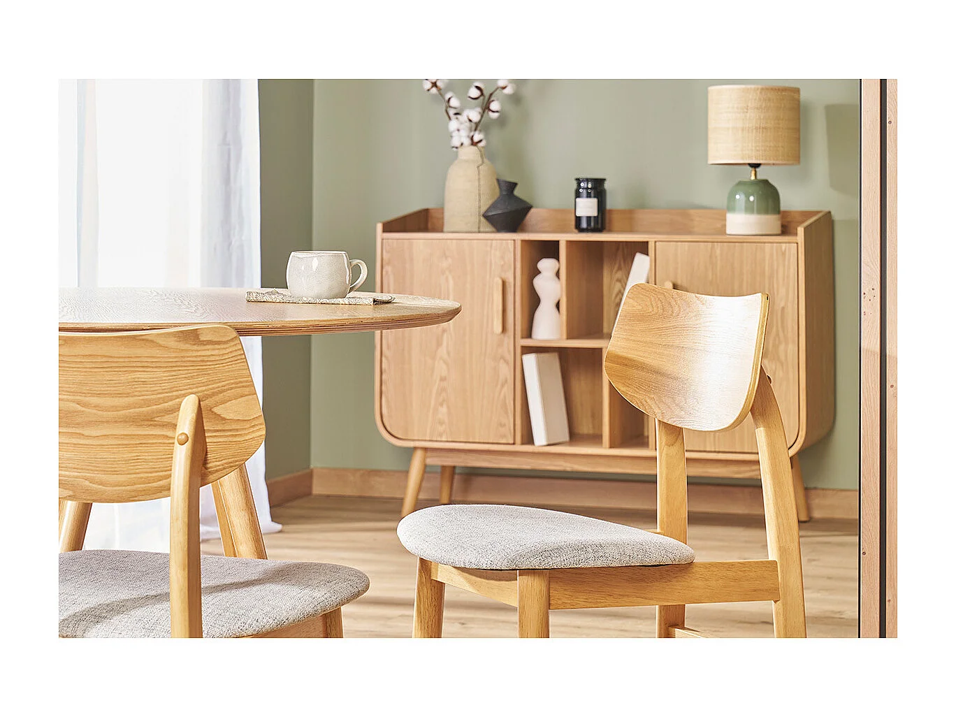 Skandinavische Stühle aus hellem Holz und hellgrauem Stoff (2er-Set) ELION