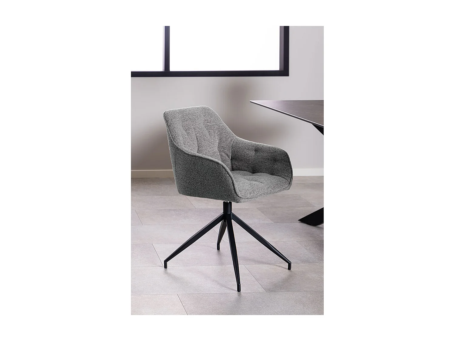 Brooke chaise de salle à manger avec accoudoirs fonction pivotante gris clair.