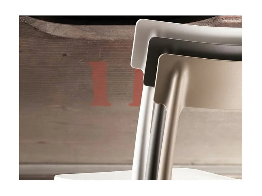 Chaise italienne empilable polypropylène Saray - Lot de 4-Couleur Rouge