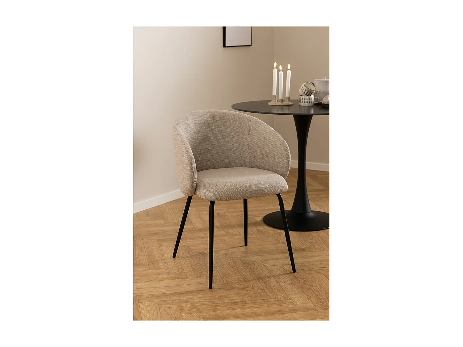 Eleanor chaise de salle à manger avec accoudoirs tissu beige.