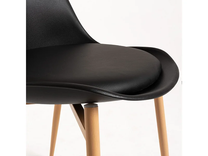 Silla escandinava Kany - Confort en símil piel y patas de madera natural-Color Negro